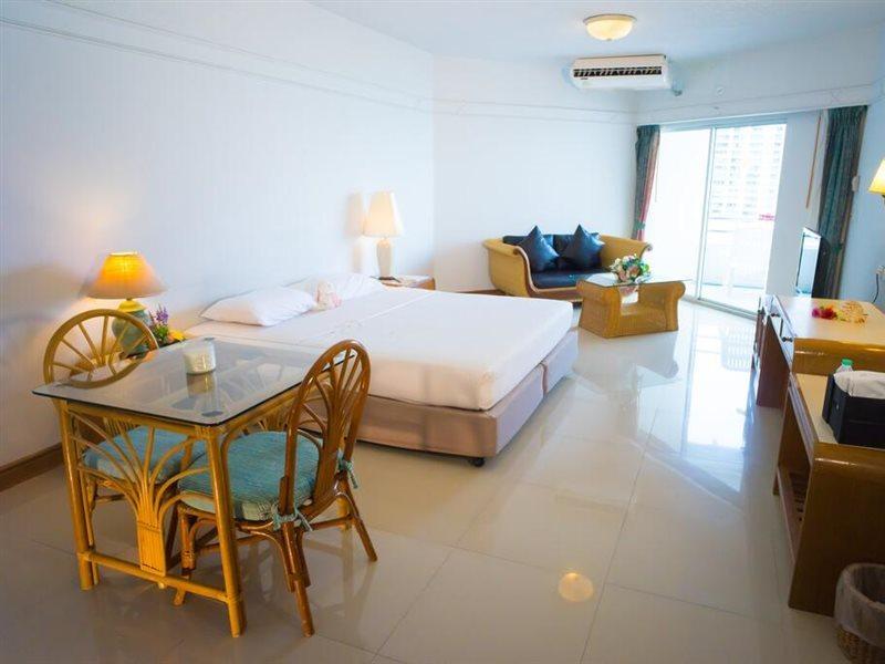 Mark Land Pattaya Beach Exterior foto