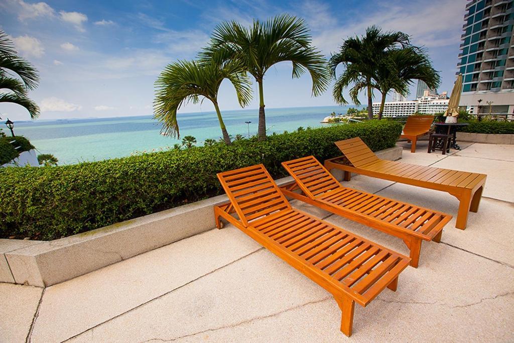 Mark Land Pattaya Beach Exterior foto